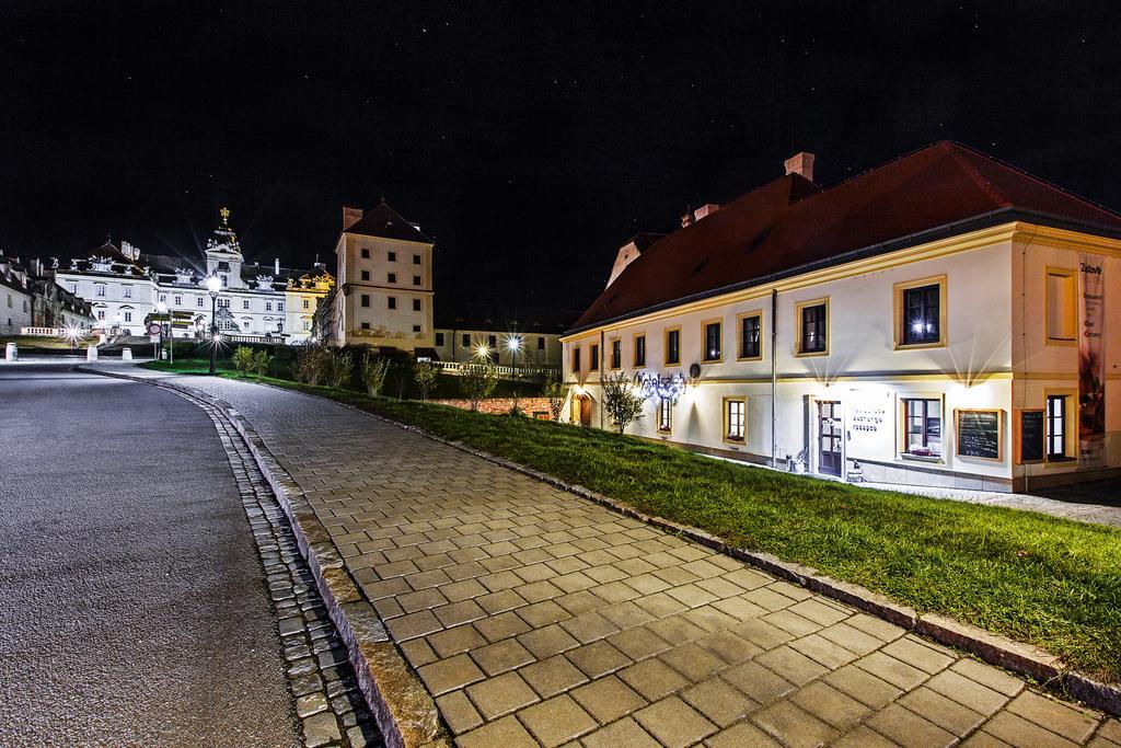 Hotel Salety Вальтице Экстерьер фото